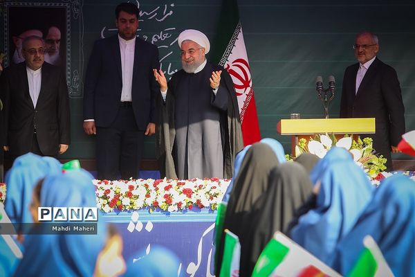 زنگ آغاز سال تحصیلی ۹۸ با حضور رئیس جمهوری