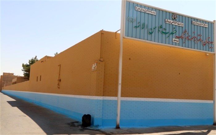 رنگ آمیزی و نقاشی دیوار مدارس توسط شهرداری یزد