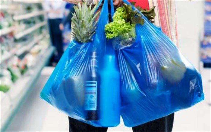 انتقاد عضو شورای شهر تهران از توزیع کیسه‌های پلاستیکی در فروشگاه‌ها