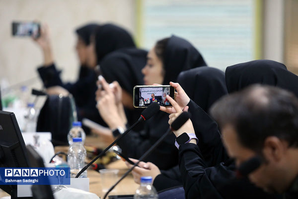 نشست علمی هوش مصنوعی و توسعه علوم و فناوری های نوین در آموزش و پرورش