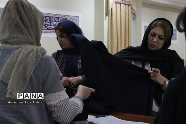 توزیع لباس فرم مدارس در شیراز