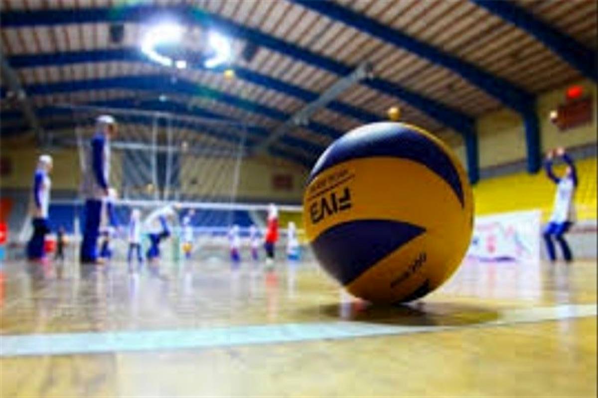 سوت پایان رقابت های والیبال دختران محلات اصفهان به صدا در آمد
