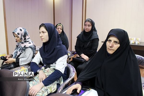 همایش تجلیل از نفرات برتر کنکور چهاردانگه