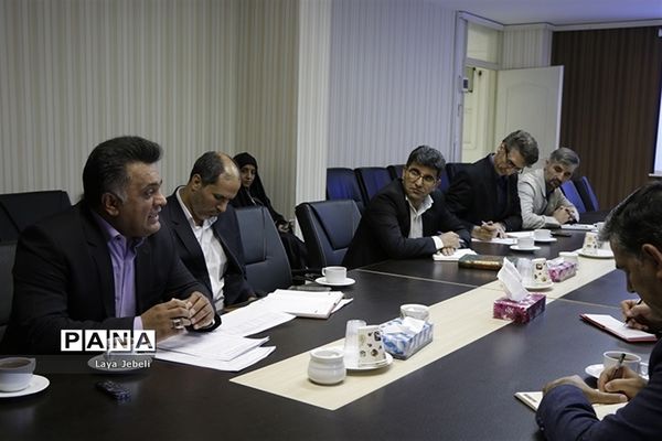 اولین شورای سیاست‌گذاری کمیته امداد امام خمینی(ره) و سازمان دانش‌آموزی