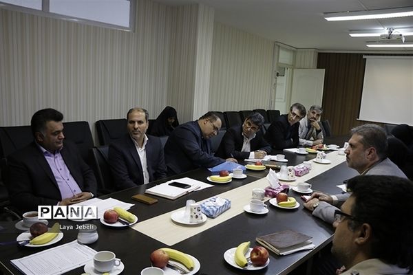 اولین شورای سیاست‌گذاری کمیته امداد امام خمینی(ره) و سازمان دانش‌آموزی