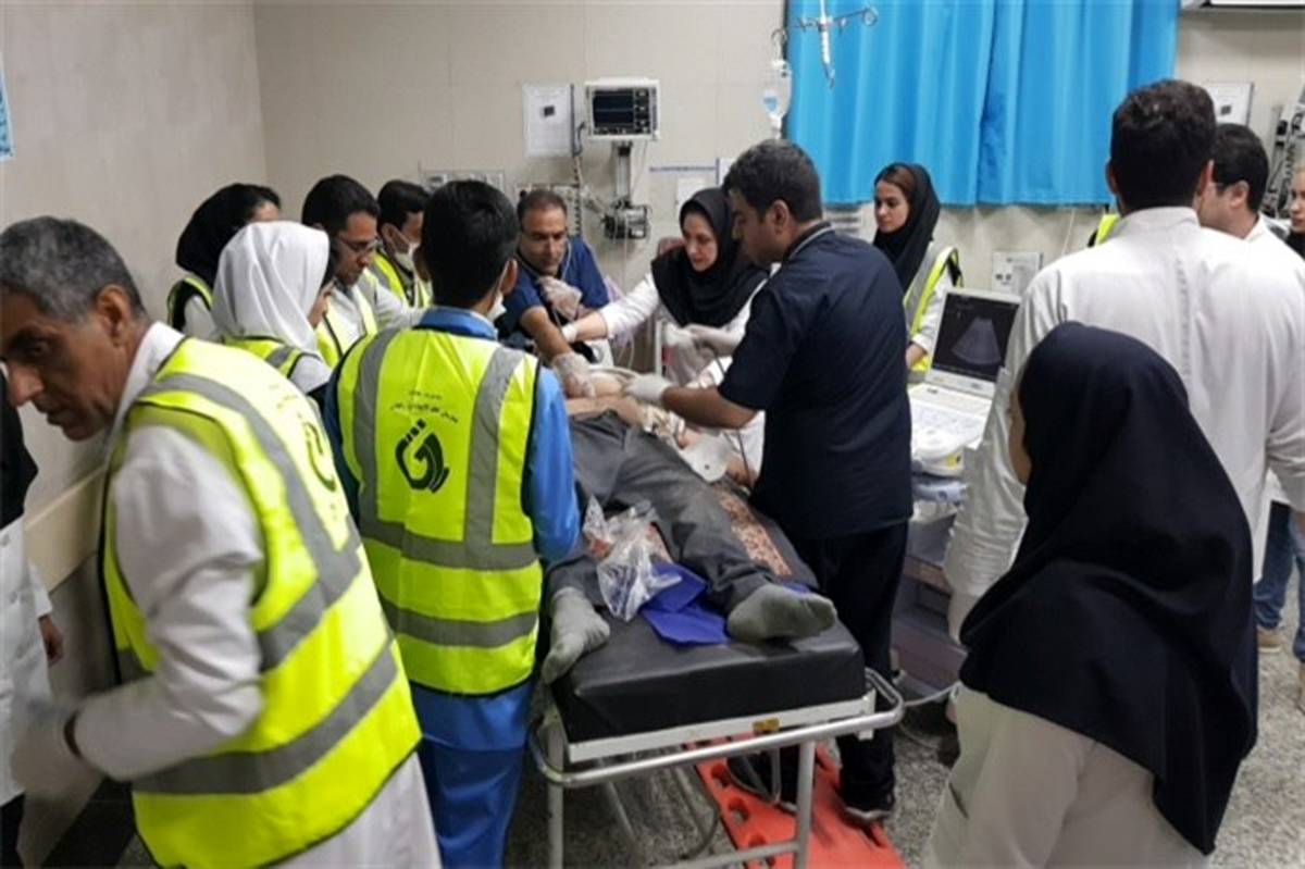 حضور داوطلبانه کارکنان بیمارستان ها و مراکز امداد و درمانی در حادثه قطار زاهدان -تهران