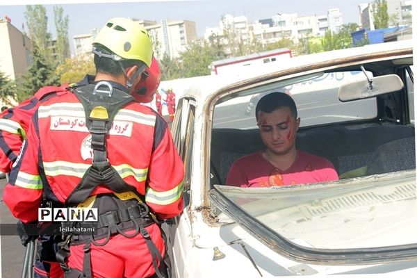 مانور و عملیات امداد و نجات با بالگرد در تبریز