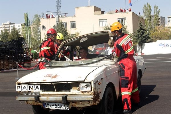 مانور و عملیات امداد و نجات با بالگرد در تبریز