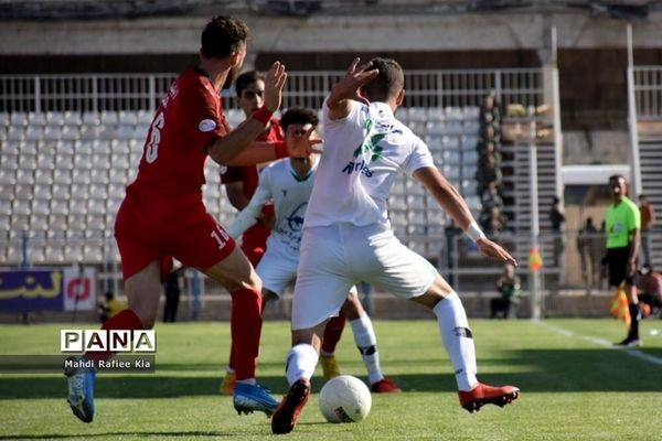 دیدار تیم‌های فوتبال ماشین سازی تبریز و پرسپولیس