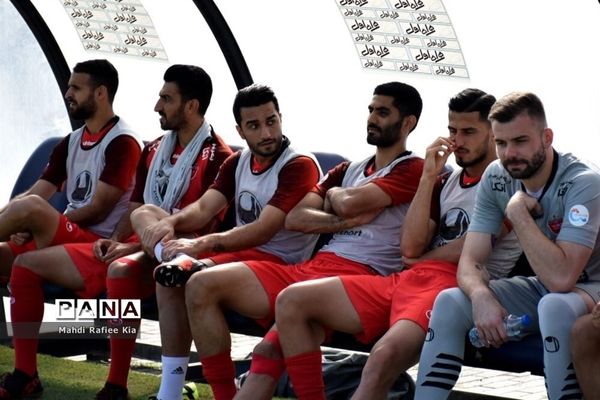 دیدار تیم‌های فوتبال ماشین سازی تبریز و پرسپولیس