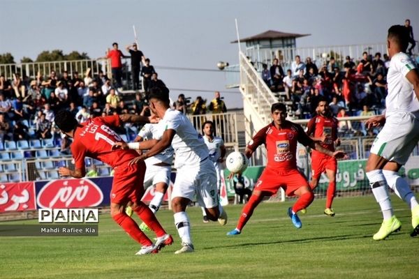 دیدار تیم‌های فوتبال ماشین سازی تبریز و پرسپولیس