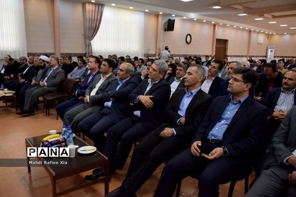 آیین اعزام کاروان تجهیزات ورزشى و بهداشتی آذربایجان شرقی