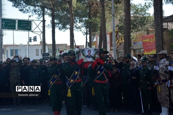 مراسم تشییع پیکر پاک و مطهر پاسدارجانباز شهید سردار ابراهیم غلامی دربیرجند