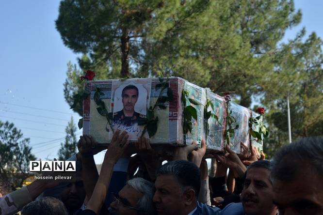مراسم تشییع پیکر پاک و مطهر پاسدارجانباز شهید سردار ابراهیم غلامی دربیرجند