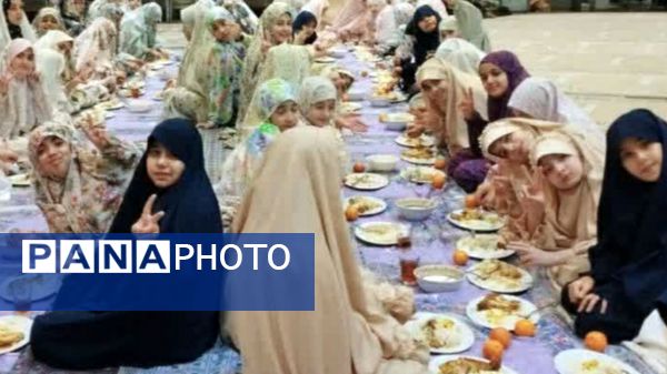 حضور پرشور دانش‌آموزان در آیین اعتکاف مسجد خیمه انتظار
