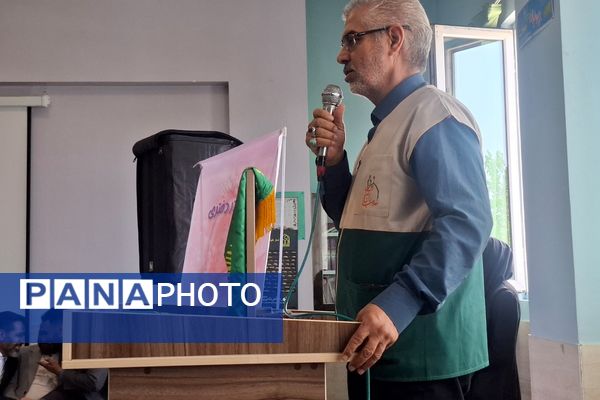  جشن پدر و دختری در دبستان مالک اشتر ملارد در دهه کرامت پیوند مهر را طنین انداز کرد 