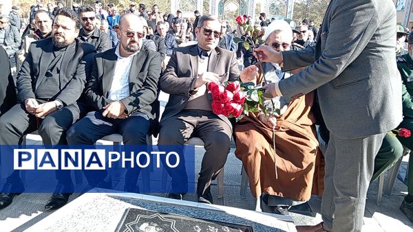 آغاز مراسم دهه فجر با شعار  «حضور تا ظهور» در گلزار شهدای سبزوار