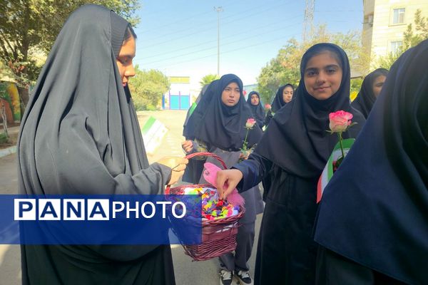 جشن جوانه ها در دبیرستان الهام شریعت کهریزک 