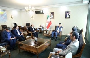 تشکیل جلسه وزیر ورزش و جوانان با  مدیرکل حوزه وزارت و مشاورین+عکس