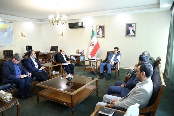 تشکیل جلسه وزیر ورزش و جوانان با  مدیرکل حوزه وزارت و مشاورین+عکس