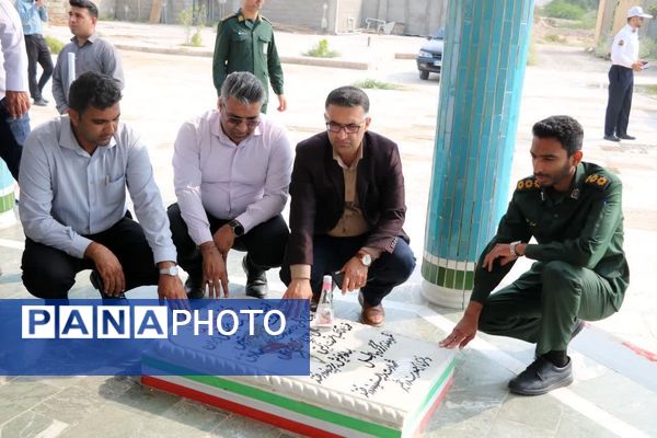 تجدید میثاق با شهدا و آرمانهای انقلاب در آغاز هفته دفاع مقدس