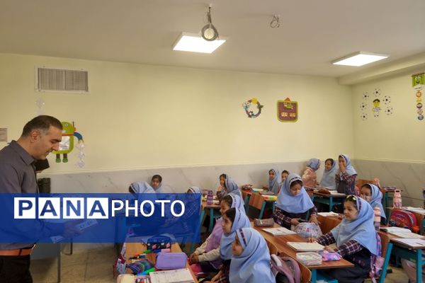 بازدید گروه های آموزشی از کلاس های دبستان خورسندیان دو