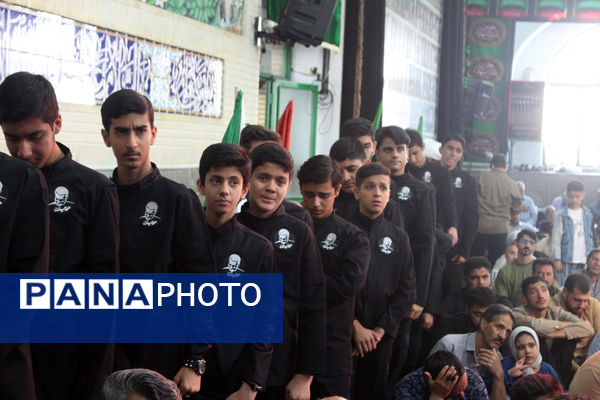 حضور نوجوانان در سی و پنجمین یادواره شهدای روستای فردوی قم