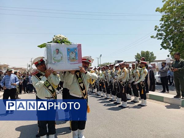 تشییع پیکر شهید استوار یکم محمد تنگستانی در بندرلنگه 