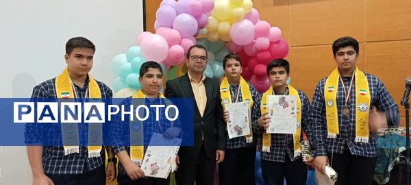 تجلیل از مقام آوران المپیاد رویش ناحیه یک
