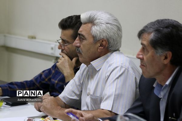 جلسه توجیهی ناظران سرویس مدارس سازمان دانش‌آموزی شهر تهران
