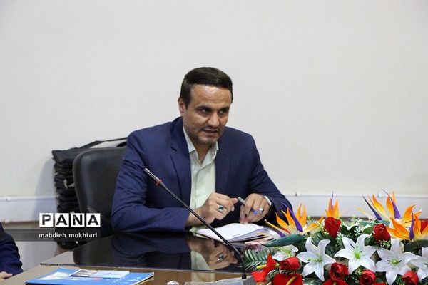 نشست مدیرکل آموزش و پرورش استان با نمایندگان مجلس دانش‌آموزی