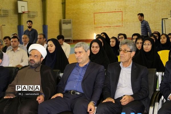توزیع تجهیزات طرح کنترل و کاهش آسیب‌های اجتماعی مدارس استان بوشهر