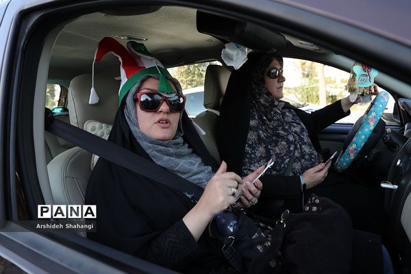 در حاشیه دیدار تیم های ملی ایران و کامبوج -حضور زنان در ورزشگاه آزادی