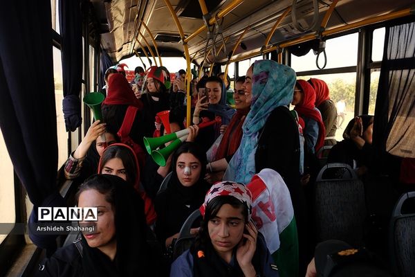 در حاشیه دیدار تیم های ملی ایران و کامبوج -حضور زنان در ورزشگاه آزادی