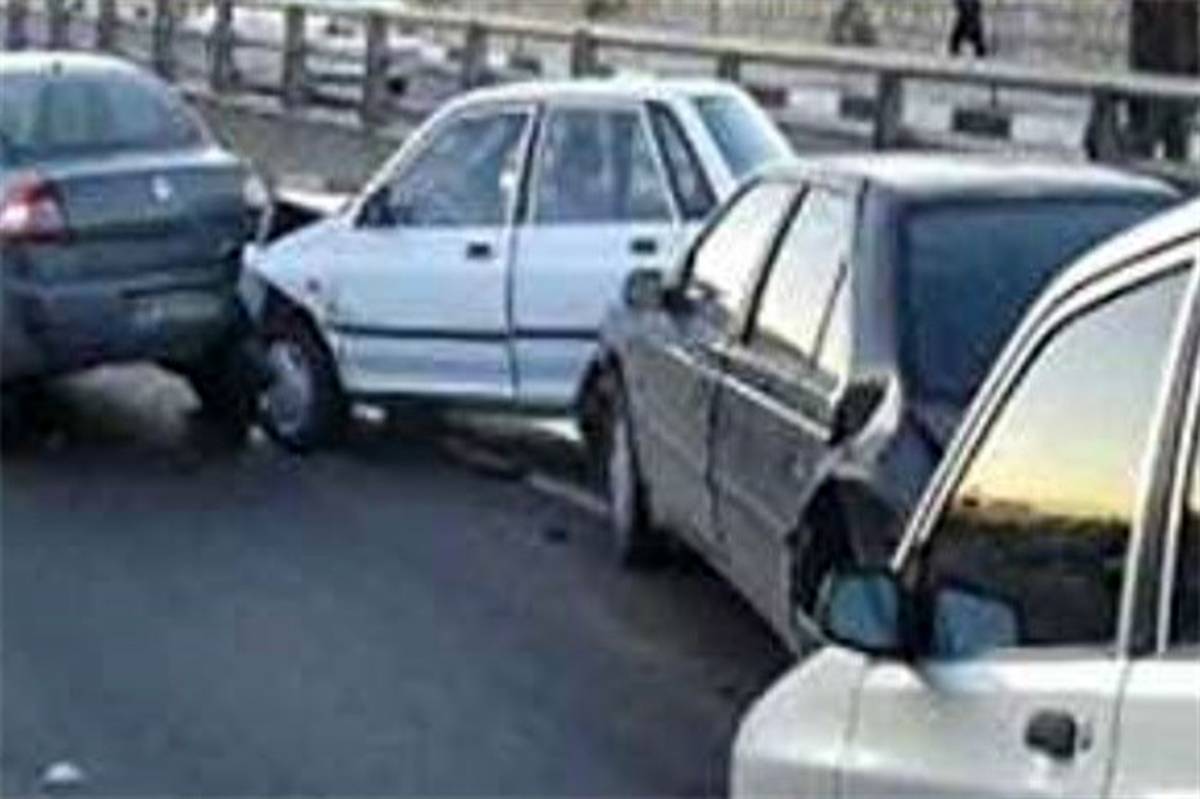 تصادف شدید ۴ خودرو در غرب تهران