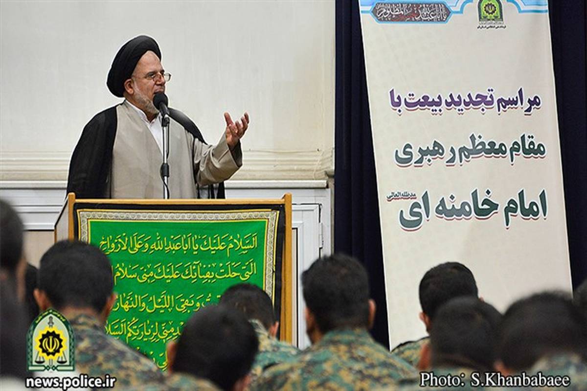 محبّت و مودّت اهل بیت (ع) بیمه کننده انسان از انحرافات است