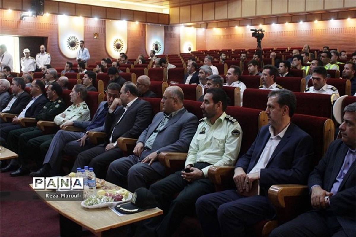 مدیرکل آموزش و پرورش استان مورد تجلیل قرار گرفت