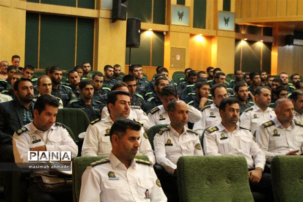 همایش همیاران پلیس دانش‌آموز در دانشگاه آزاد کرج
