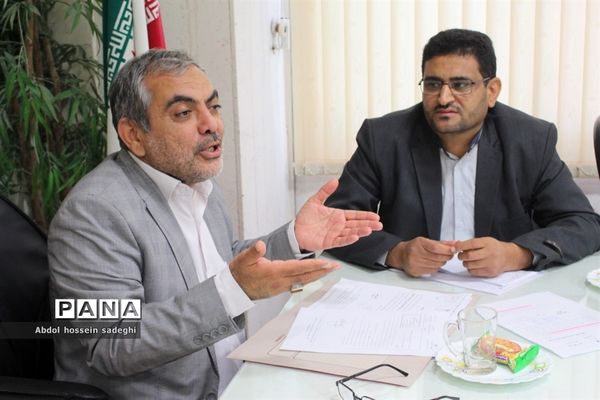جلسه کار گروه آماده‌سازی مدارس در برابر زلزله  استان بوشهر