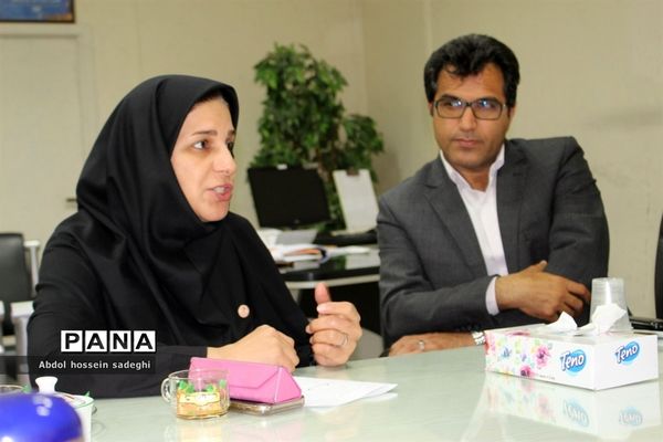 جلسه کار گروه آماده‌سازی مدارس در برابر زلزله  استان بوشهر