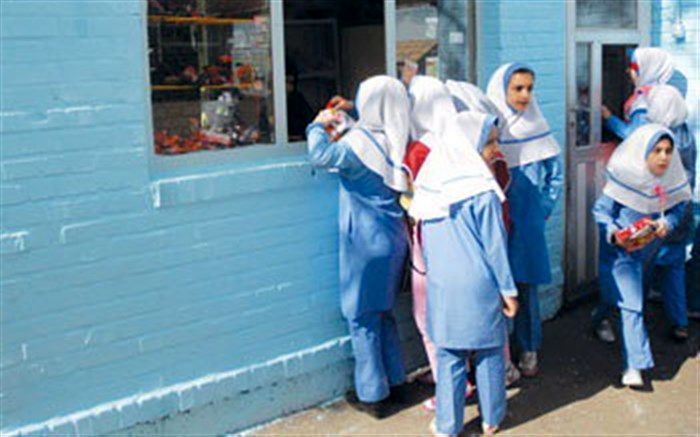 بازدید بازرسان سازمان دانش‌آموزی اردبیل از تولیدی‌های لباس فرم دانش آموزان وبوفه‌های مدارس