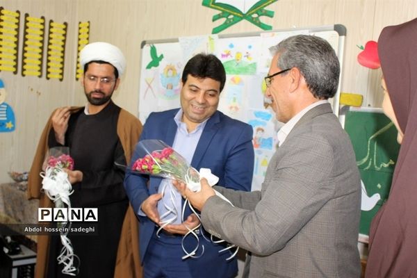 جشن قرآن در دبستان و پیش دبستانی  محمد بهمن بیگی در بوشهر