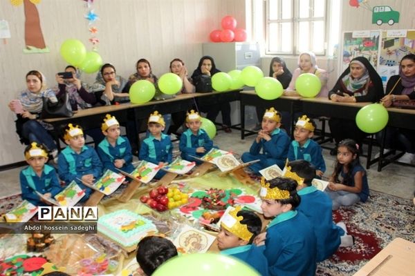 جشن قرآن در دبستان و پیش دبستانی  محمد بهمن بیگی در بوشهر