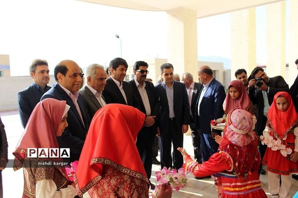 افتتاح همزمان 25 پروژه مدرسه‌سازی در یزد