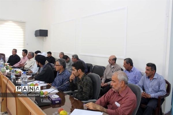 جلسه هماهنگی کارگاه های پیشگیری از آسیب‌های اجتماعی مدارس شهرستان دشتستان