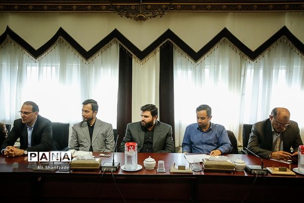 جلسه بزرگداشت روز 13 آبان