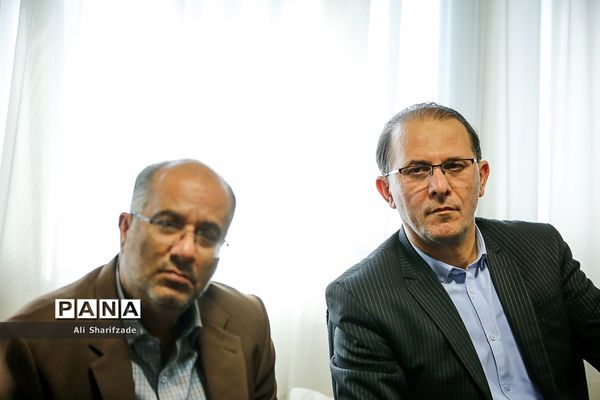 جلسه بزرگداشت روز 13 آبان