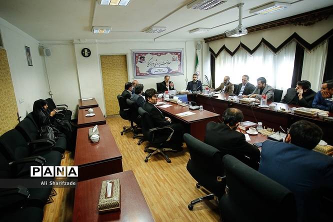 جلسه بزرگداشت روز 13 آبان