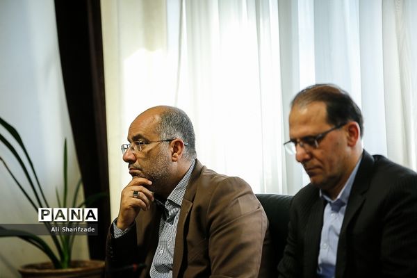 جلسه بزرگداشت روز 13 آبان
