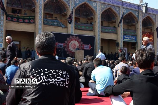 شور حسینی در حرم مطهر احمدبن موسی (ع) در شیراز
